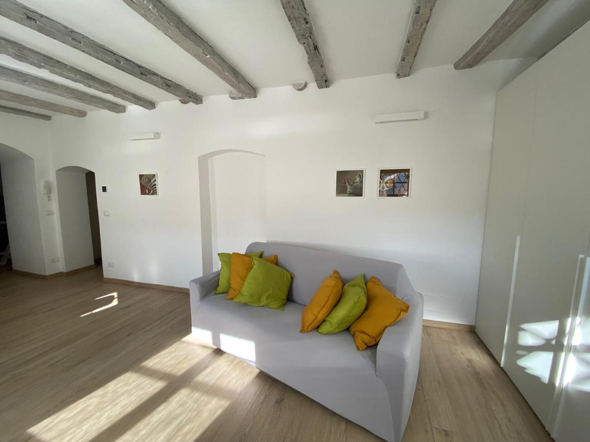 Appartamento Borgo San Tomaso, Tra Storia E Natura 罗韦雷托 外观 照片