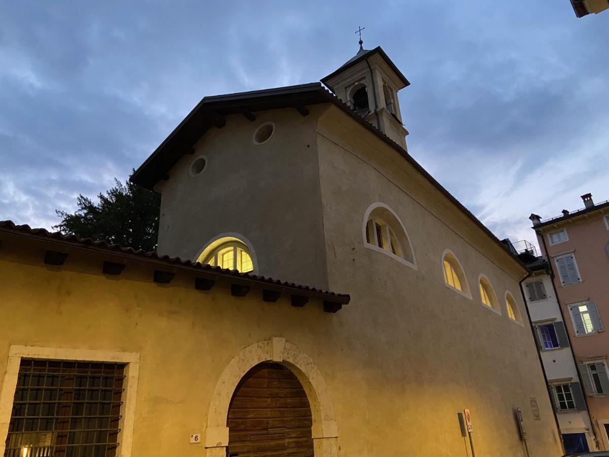 Appartamento Borgo San Tomaso, Tra Storia E Natura 罗韦雷托 外观 照片